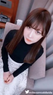 豪乳美女-衣裳湿半-拿脚揉搓美乳，骚艳美甲，菊花中出，爽得御姐嗷嗷惨叫，性瘾大，完了还要自慰插骚穴！